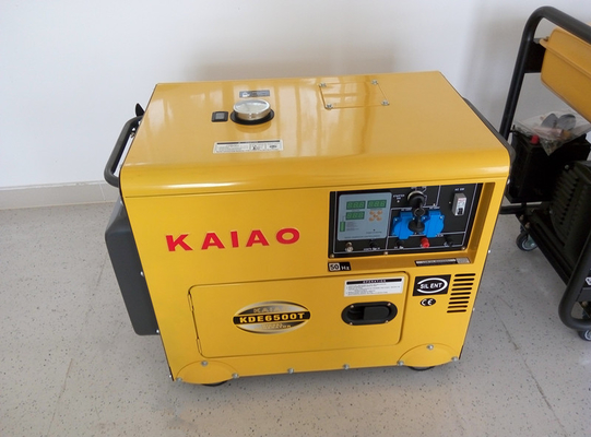 pequeño generador de reserva diesel 5000W residencial con el tablero del panel de Digitaces
