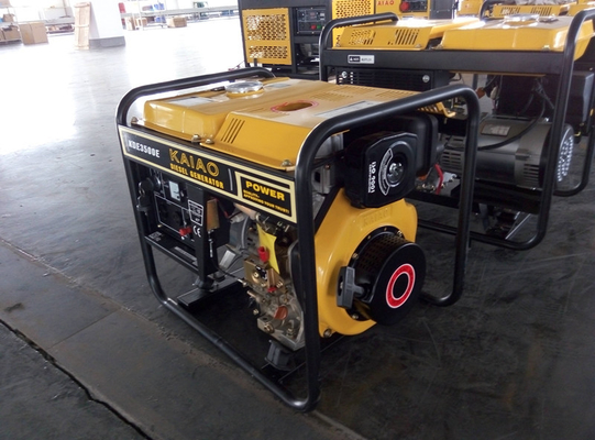 Generador diesel del comienzo eléctrico miniatura 3000 vatios con la batería cuatro ruedas/17Ah